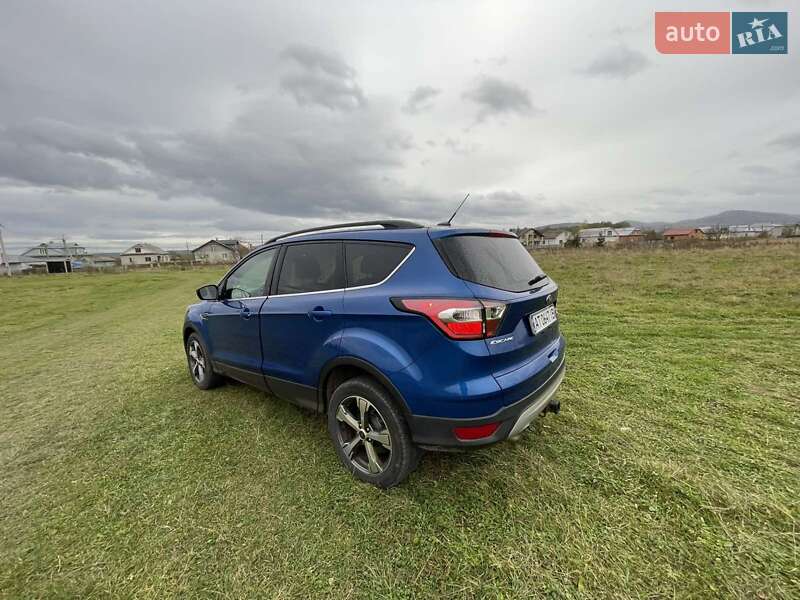 Внедорожник / Кроссовер Ford Escape 2016 в Рожнятове
