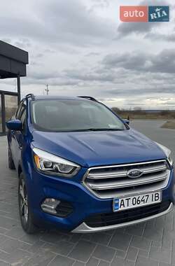 Внедорожник / Кроссовер Ford Escape 2016 в 