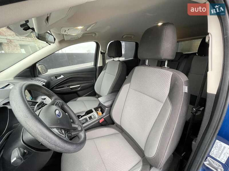Внедорожник / Кроссовер Ford Escape 2016 в Рожнятове