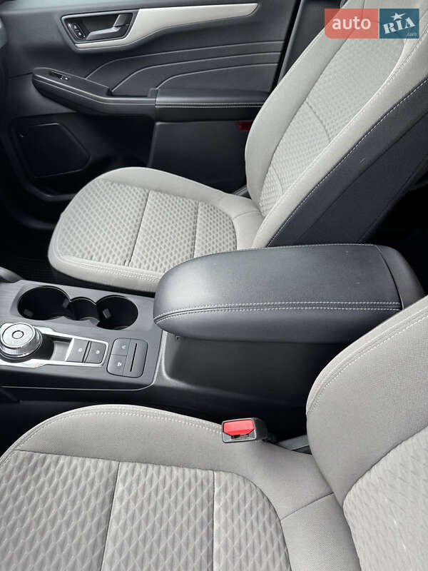 Позашляховик / Кросовер Ford Escape 2022 в Івано-Франківську
