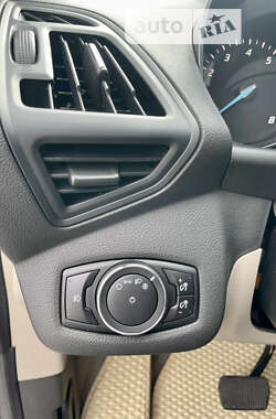 Внедорожник / Кроссовер Ford Escape 2014 в 