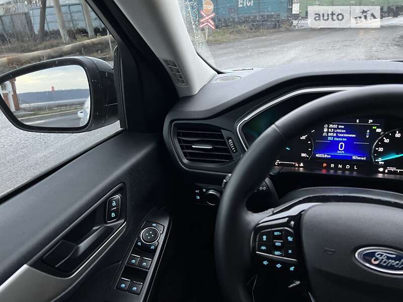 Внедорожник / Кроссовер Ford Escape 2022 в Рогатине