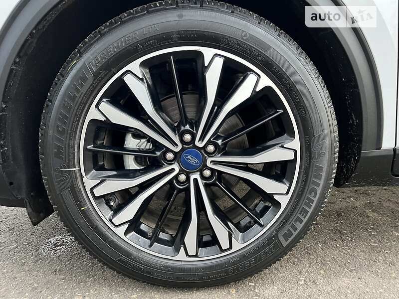 Внедорожник / Кроссовер Ford Escape 2022 в Рогатине