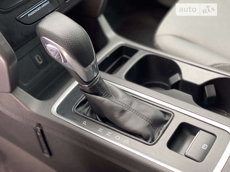 Внедорожник / Кроссовер Ford Escape 2018 в Ровно