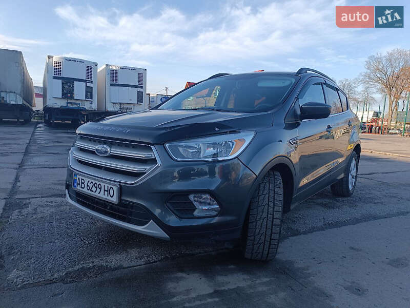 Внедорожник / Кроссовер Ford Escape 2017 в Виннице