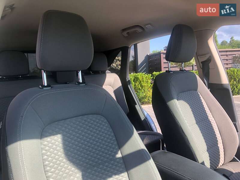 Внедорожник / Кроссовер Ford Escape 2020 в Стрые