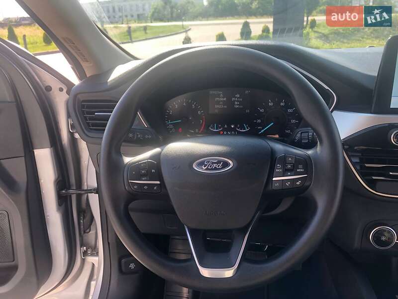 Внедорожник / Кроссовер Ford Escape 2020 в Стрые