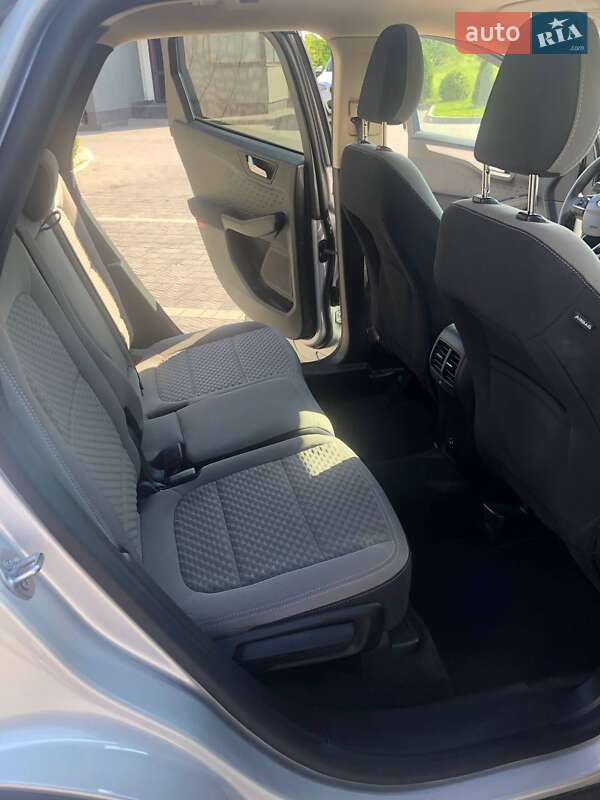 Внедорожник / Кроссовер Ford Escape 2020 в Стрые