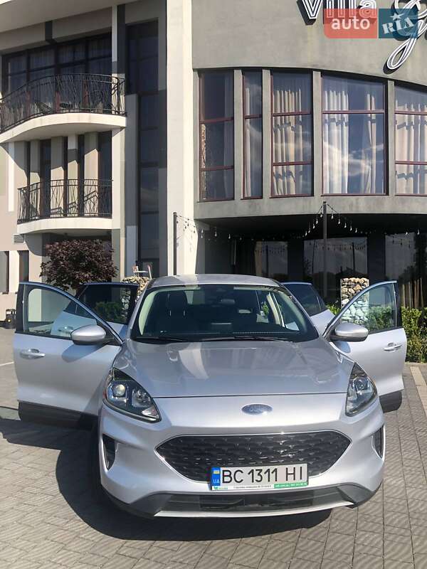 Внедорожник / Кроссовер Ford Escape 2020 в Стрые