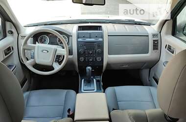 Внедорожник / Кроссовер Ford Escape 2010 в 