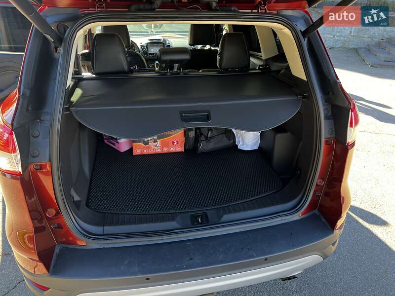 Внедорожник / Кроссовер Ford Escape 2013 в Ровно