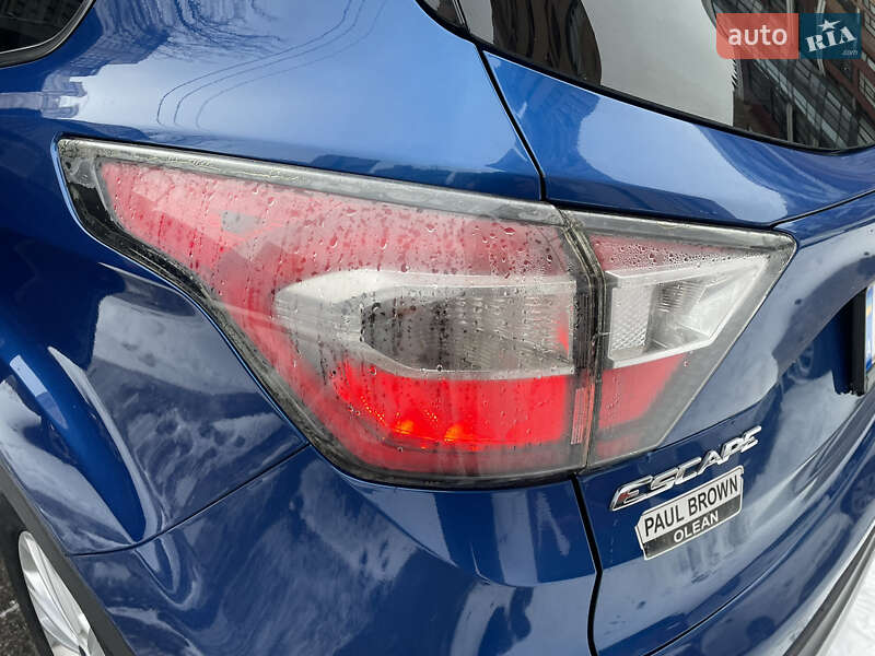 Внедорожник / Кроссовер Ford Escape 2016 в Киеве