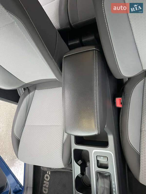 Внедорожник / Кроссовер Ford Escape 2016 в Киеве