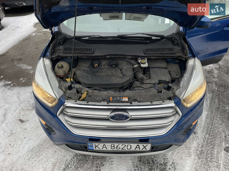Внедорожник / Кроссовер Ford Escape 2016 в Киеве