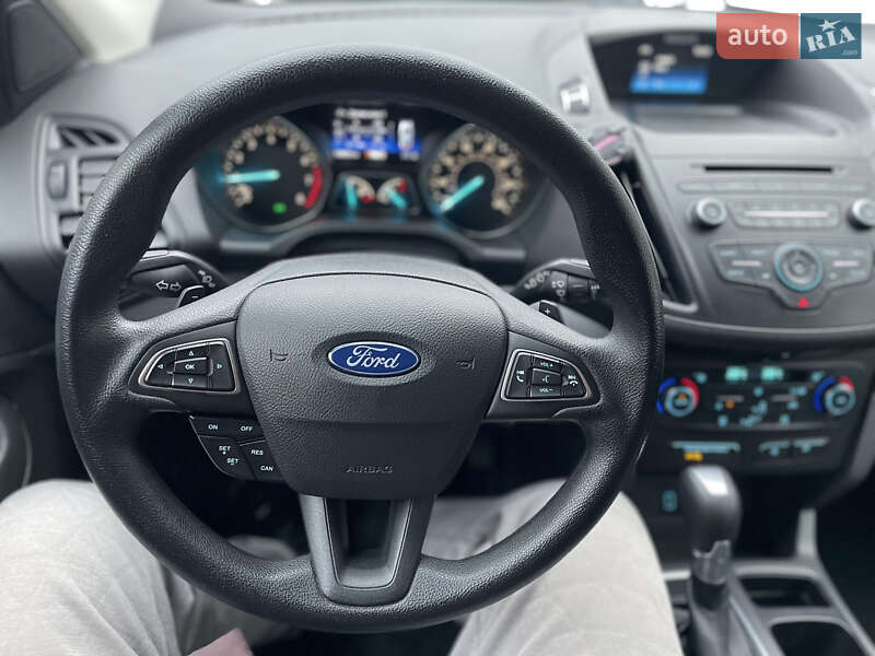 Внедорожник / Кроссовер Ford Escape 2016 в Киеве