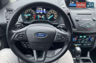 Внедорожник / Кроссовер Ford Escape 2016 в 