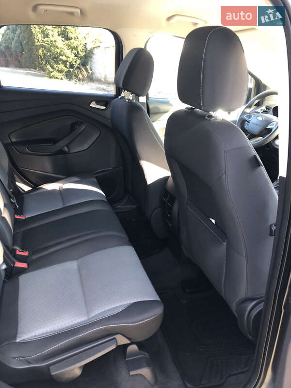 Внедорожник / Кроссовер Ford Escape 2017 в Черновцах