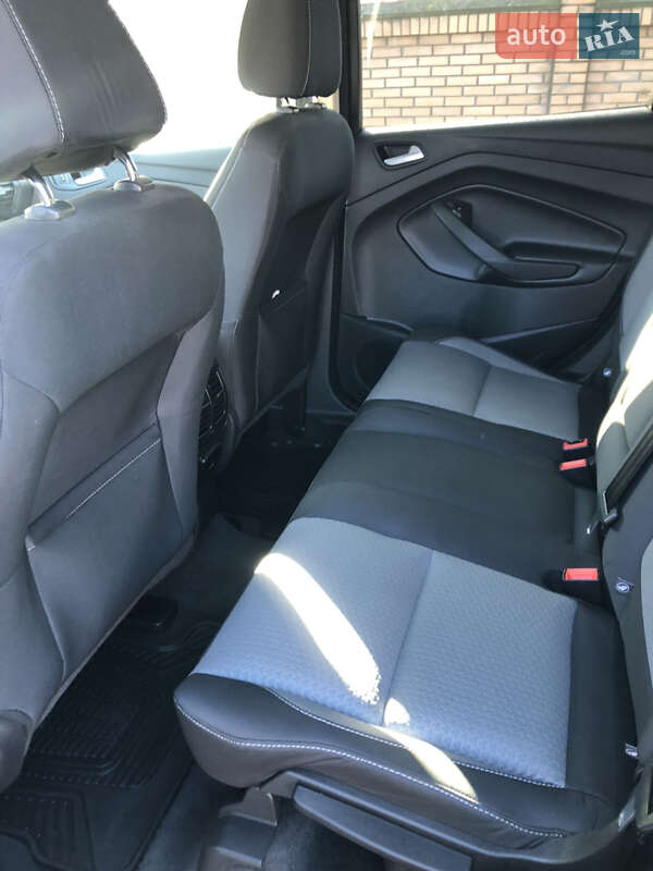 Внедорожник / Кроссовер Ford Escape 2017 в Черновцах