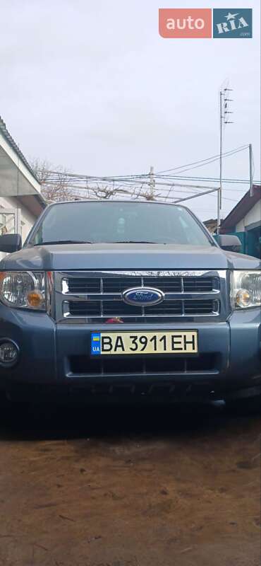 Внедорожник / Кроссовер Ford Escape 2012 в Гайвороне