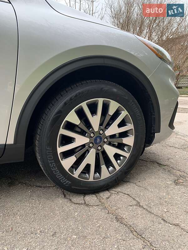 Внедорожник / Кроссовер Ford Escape 2019 в Запорожье