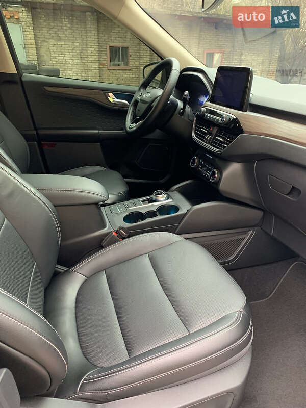 Внедорожник / Кроссовер Ford Escape 2019 в Запорожье