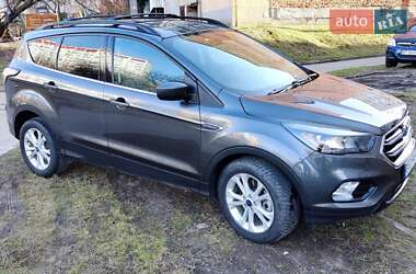 Внедорожник / Кроссовер Ford Escape 2018 в Хмельницком