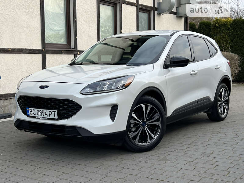Внедорожник / Кроссовер Ford Escape 2021 в Стрые