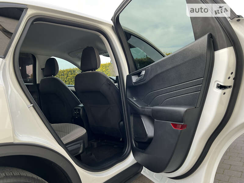 Внедорожник / Кроссовер Ford Escape 2021 в Стрые