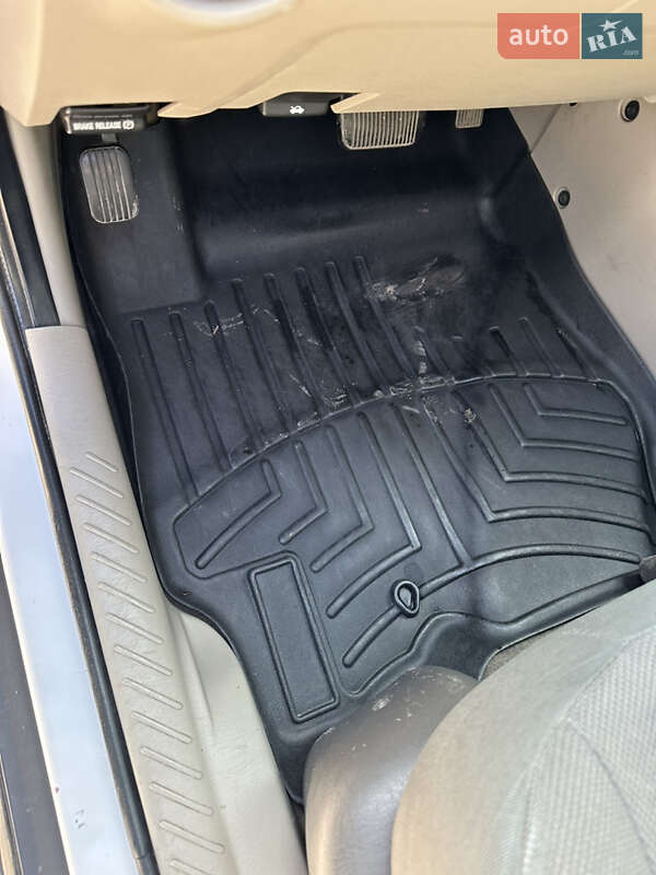 Внедорожник / Кроссовер Ford Escape 2009 в Беляевке