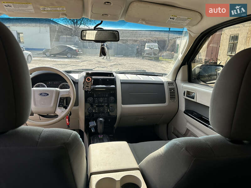 Внедорожник / Кроссовер Ford Escape 2009 в Беляевке