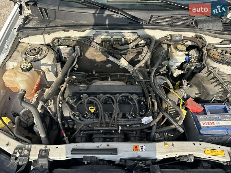 Внедорожник / Кроссовер Ford Escape 2009 в Беляевке