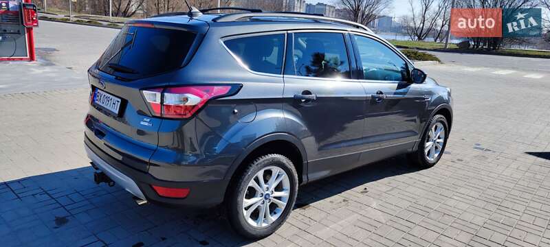 Внедорожник / Кроссовер Ford Escape 2018 в Хмельницком