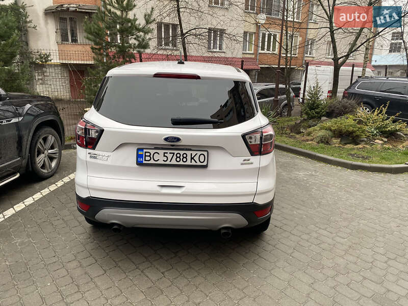 Позашляховик / Кросовер Ford Escape 2017 в Львові