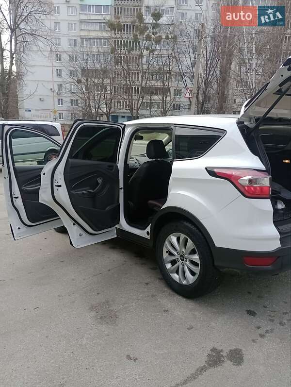 Внедорожник / Кроссовер Ford Escape 2017 в Харькове