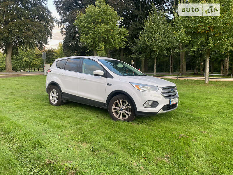 Позашляховик / Кросовер Ford Escape 2017 в Шептицькому