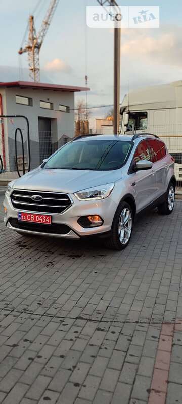 Позашляховик / Кросовер Ford Escape 2018 в Рівному