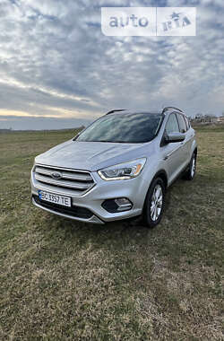 Внедорожник / Кроссовер Ford Escape 2017 в Львове