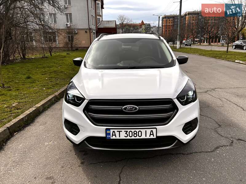Позашляховик / Кросовер Ford Escape 2018 в Івано-Франківську