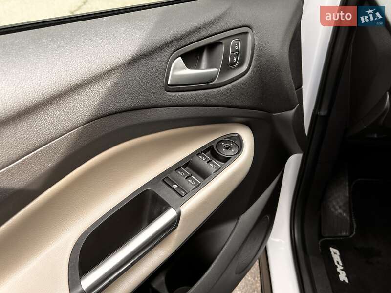 Позашляховик / Кросовер Ford Escape 2018 в Івано-Франківську