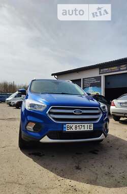 Внедорожник / Кроссовер Ford Escape 2016 в Ровно