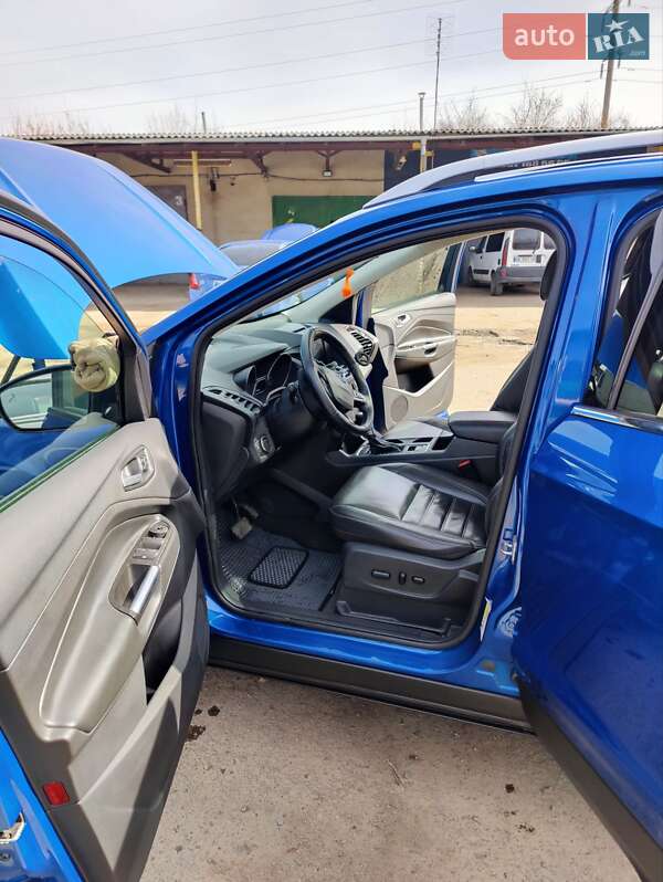 Внедорожник / Кроссовер Ford Escape 2016 в Ровно