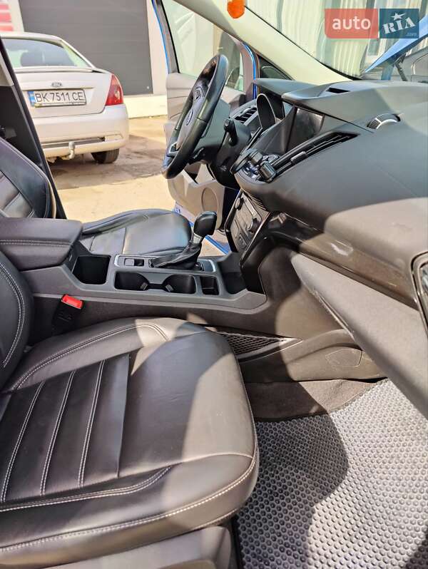 Внедорожник / Кроссовер Ford Escape 2016 в Ровно