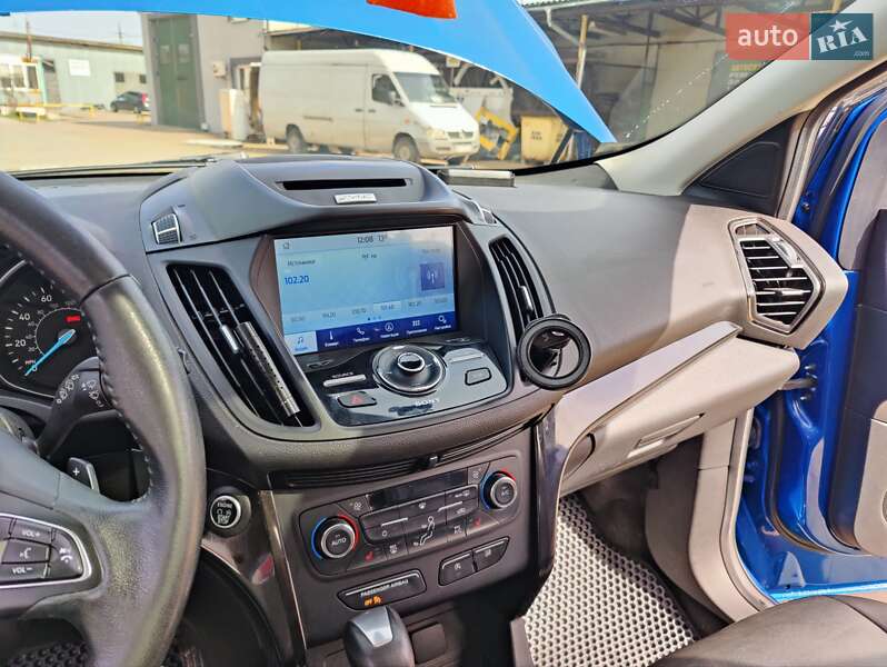 Внедорожник / Кроссовер Ford Escape 2016 в Ровно