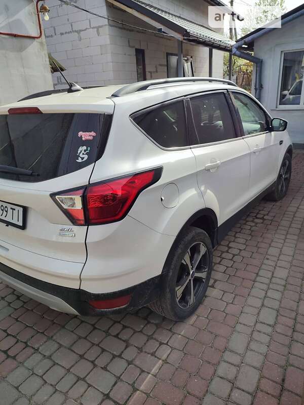 Позашляховик / Кросовер Ford Escape 2017 в Львові