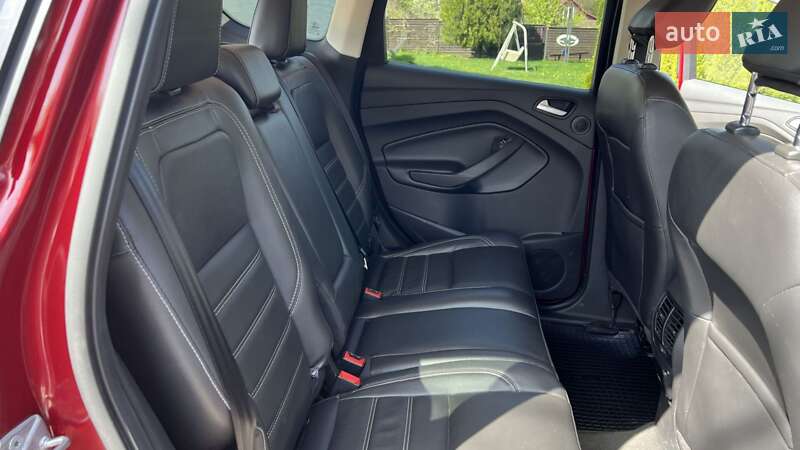 Позашляховик / Кросовер Ford Escape 2018 в Чернівцях