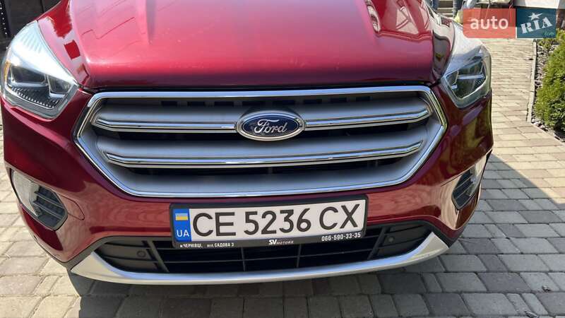 Позашляховик / Кросовер Ford Escape 2018 в Чернівцях