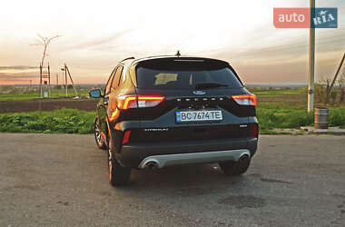 Внедорожник / Кроссовер Ford Escape 2020 в 