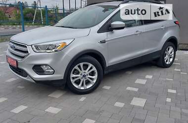 Внедорожник / Кроссовер Ford Escape 2018 в Стрые