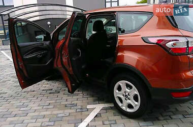 Позашляховик / Кросовер Ford Escape 2016 в  фото 6 Позашляховик / Кросовер Ford Escape 2016 в