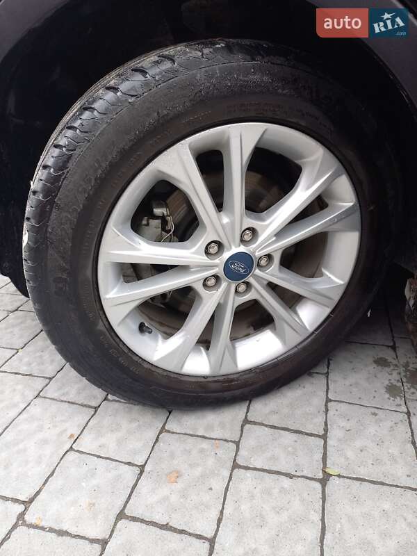 Внедорожник / Кроссовер Ford Escape 2019 в Львове